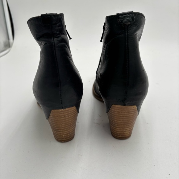 Clarks Black Leather Ankle Booties - Picture 8 of 10